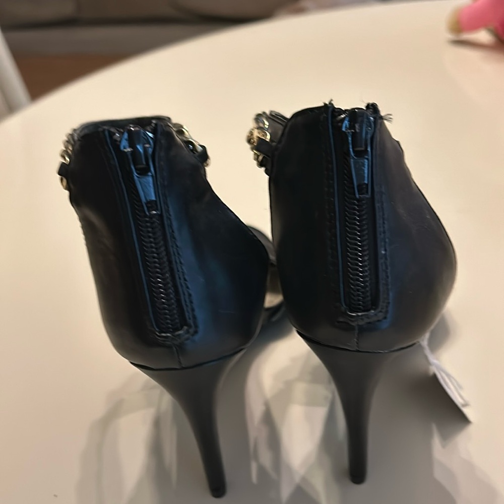 Black gold chain shoes